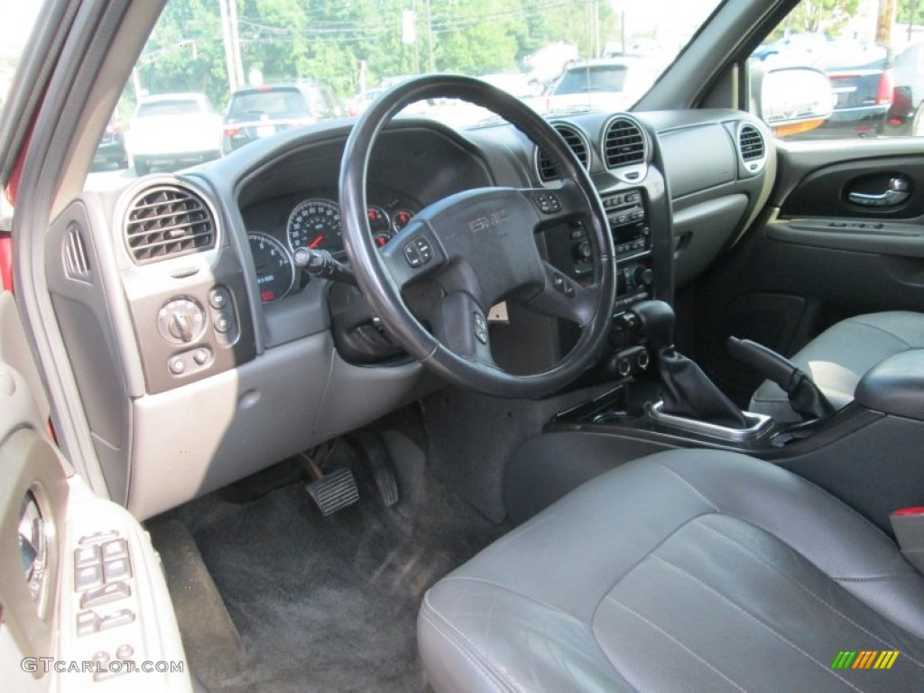 2004 Envoy XUV SLT 4x4 - Magnetic Red Metallic / Dark Pewter photo #10