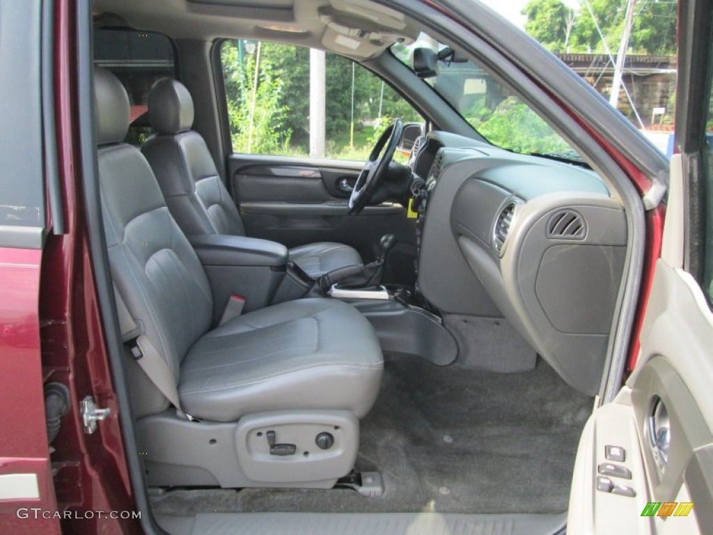 2004 Envoy XUV SLT 4x4 - Magnetic Red Metallic / Dark Pewter photo #17