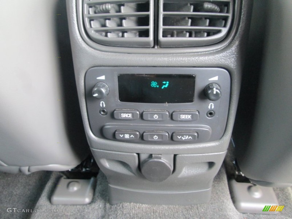 2004 Envoy XUV SLT 4x4 - Magnetic Red Metallic / Dark Pewter photo #18
