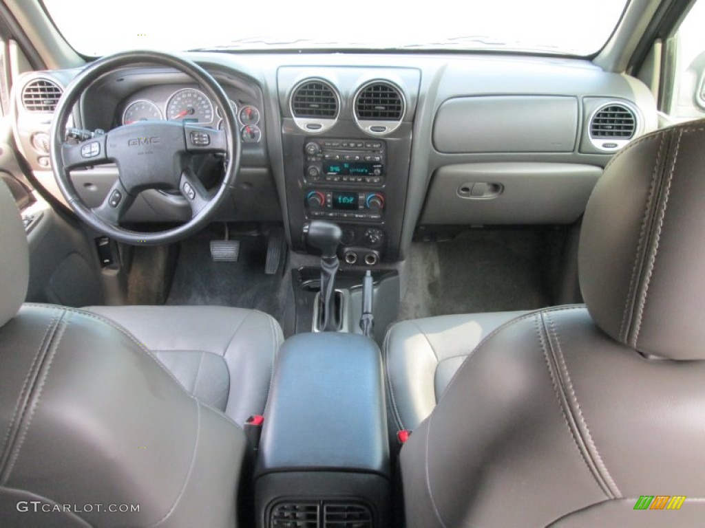 2004 Envoy XUV SLT 4x4 - Magnetic Red Metallic / Dark Pewter photo #24