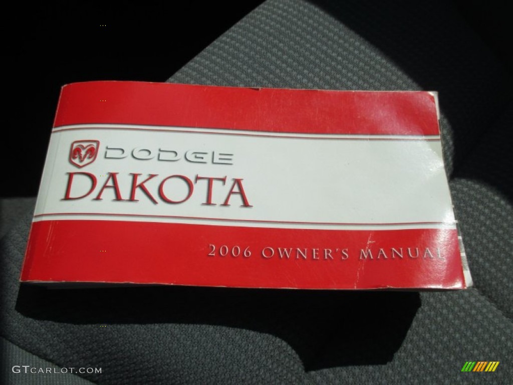 2006 Dakota ST Quad Cab 4x4 - Patriot Blue Pearl / Medium Slate Gray photo #31
