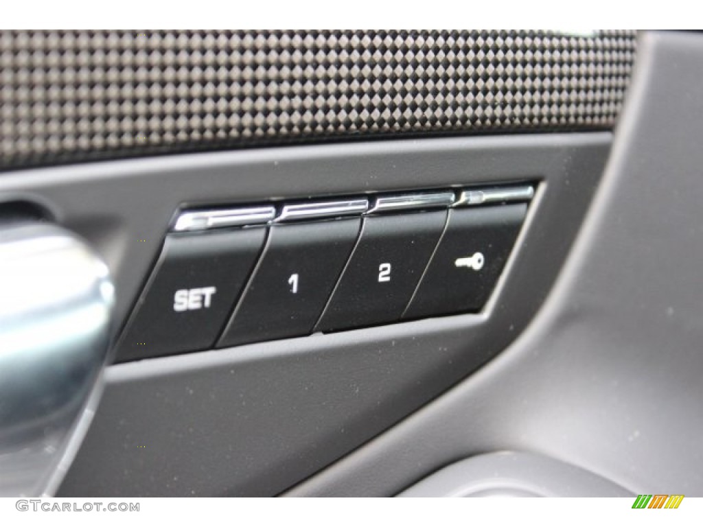 2016 Porsche 911 Turbo S Coupe Controls Photo #105914615