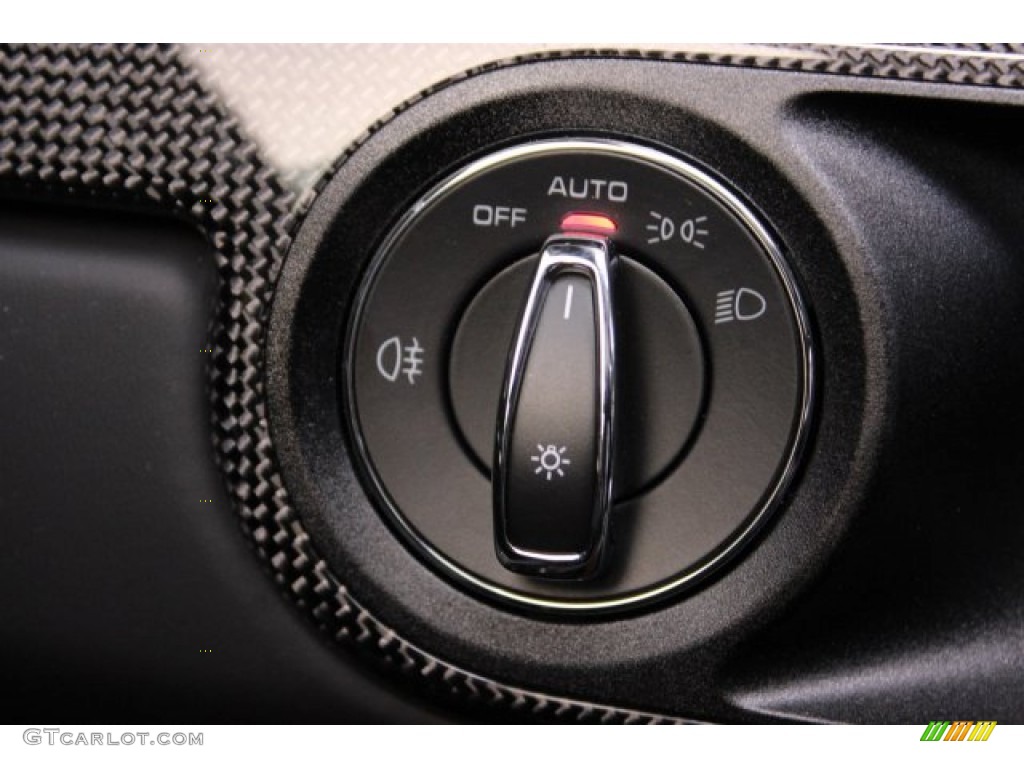 2016 Porsche 911 Turbo S Coupe Controls Photo #105915007