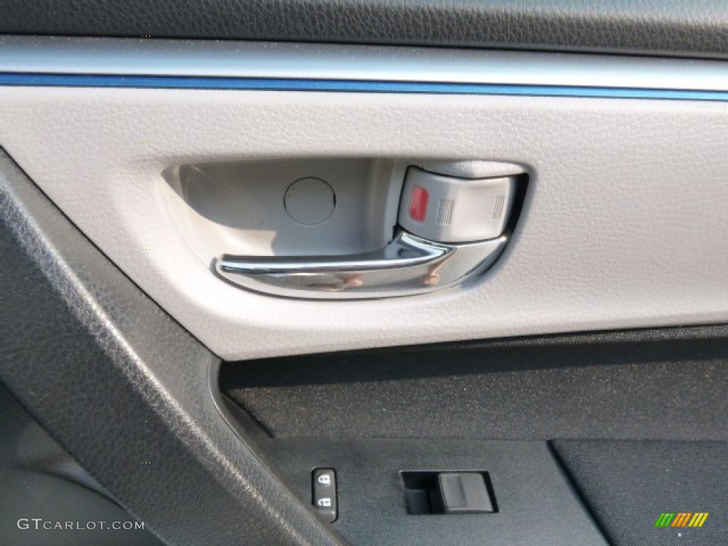 2014 Corolla LE - Classic Silver Metallic / Ash photo #11