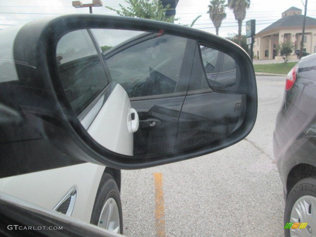 2015 Taurus SEL - White Platinum Metallic / Charcoal Black photo #24