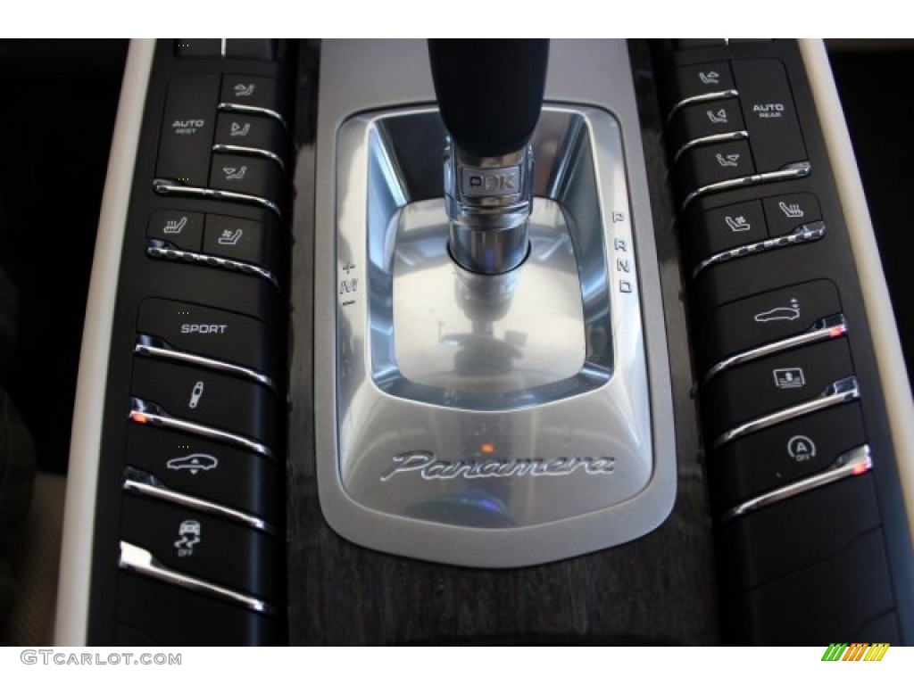 2010 Panamera Turbo - Yachting Blue Metallic / Yachting Blue/Cream photo #24