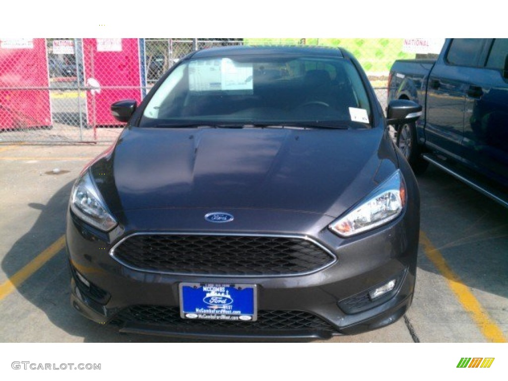 2015 Focus SE Sedan - Magnetic Metallic / Charcoal Black photo #5