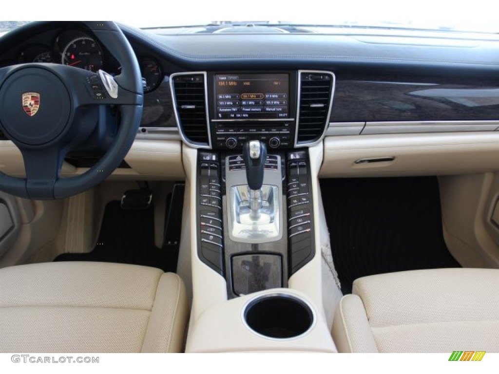 2010 Panamera Turbo - Yachting Blue Metallic / Yachting Blue/Cream photo #43