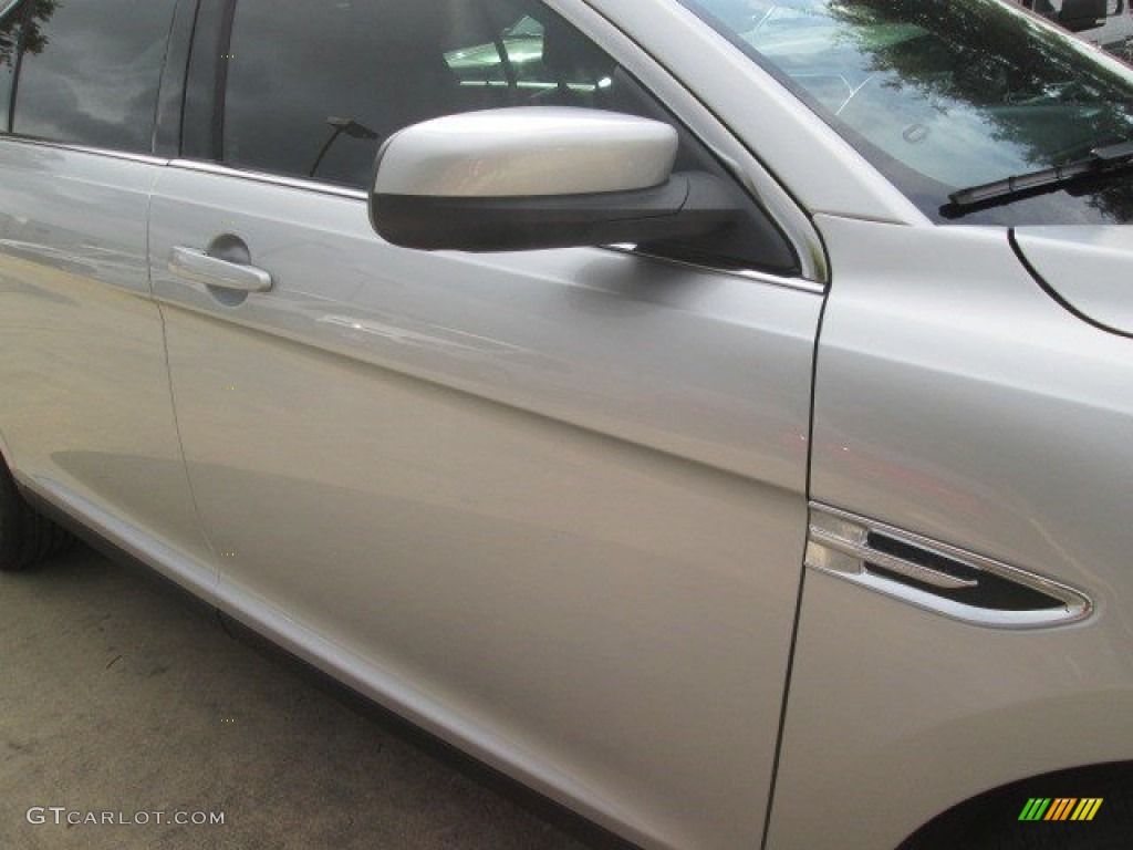 2015 Taurus SEL - Ingot Silver Metallic / Charcoal Black photo #4