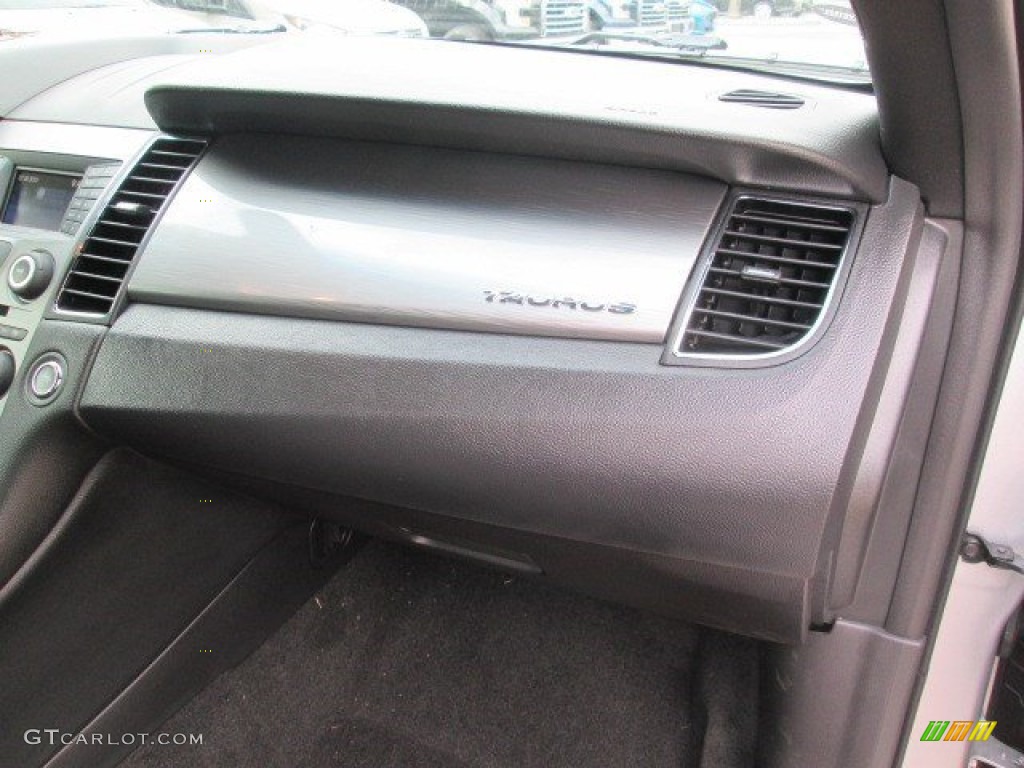 2015 Taurus SEL - Ingot Silver Metallic / Charcoal Black photo #24