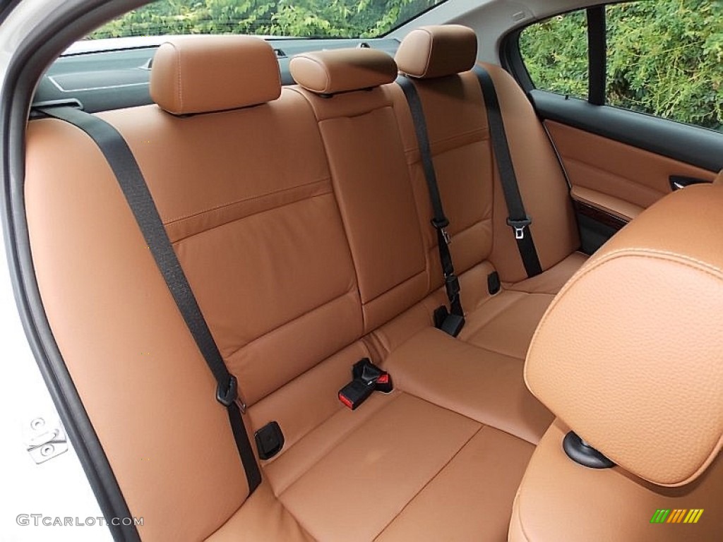 2011 BMW 3 Series 328i xDrive Sedan Rear Seat Photo #105935077