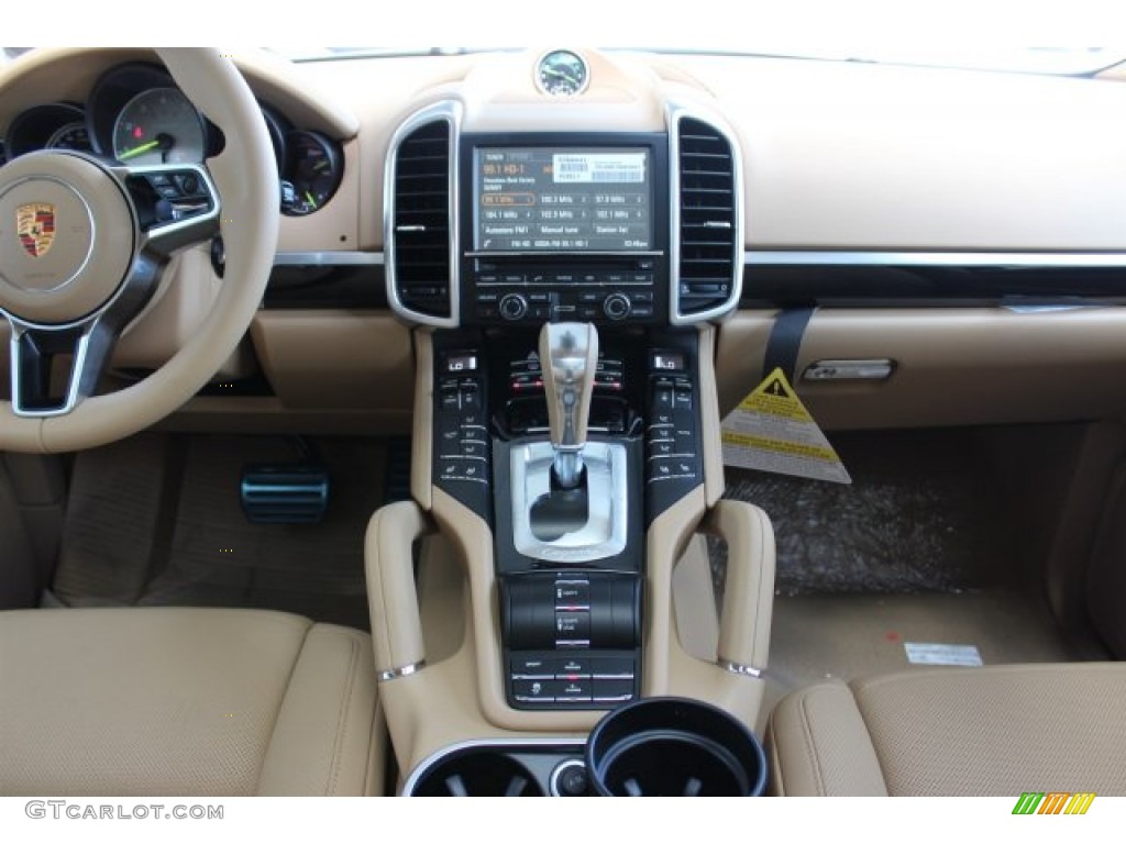 2016 Porsche Cayenne S E-Hybrid Controls Photo #105936706