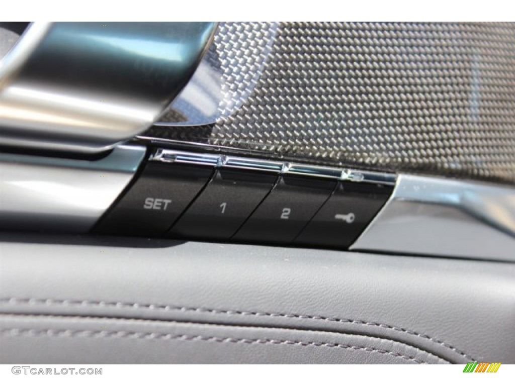 2016 Porsche Panamera GTS Controls Photo #105937015