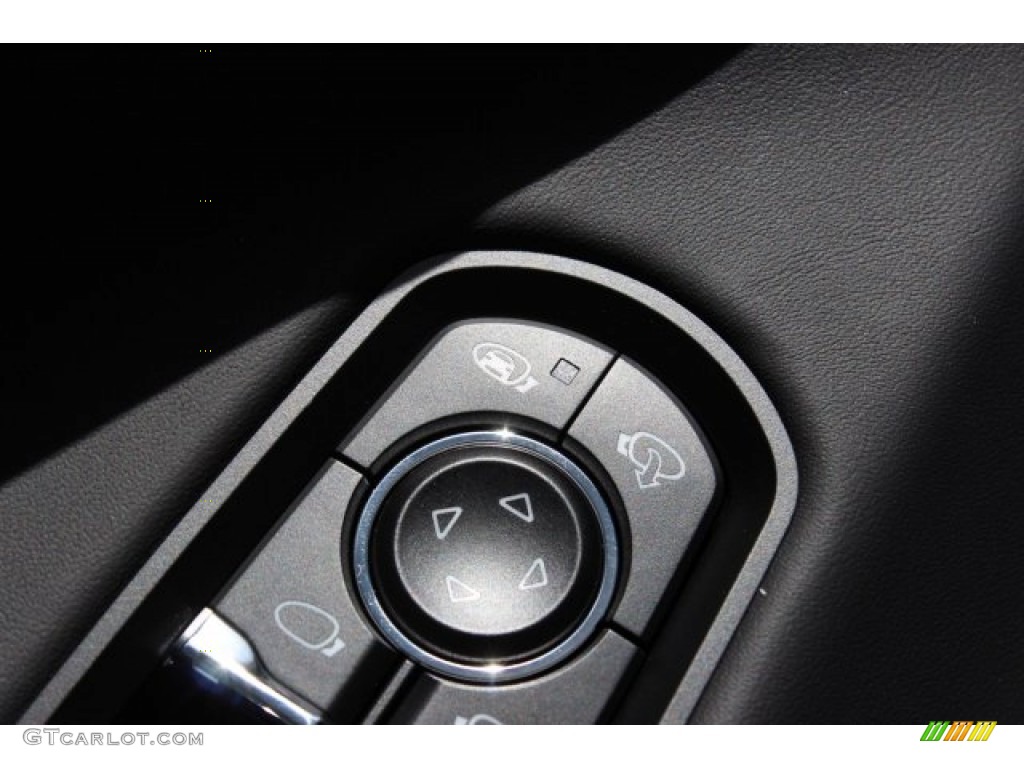 2016 Porsche Panamera GTS Controls Photo #105937028