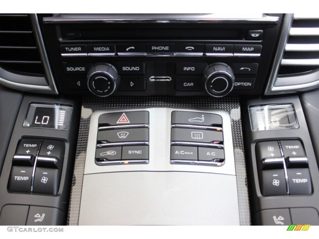 2016 Porsche Panamera GTS Controls Photo #105937183