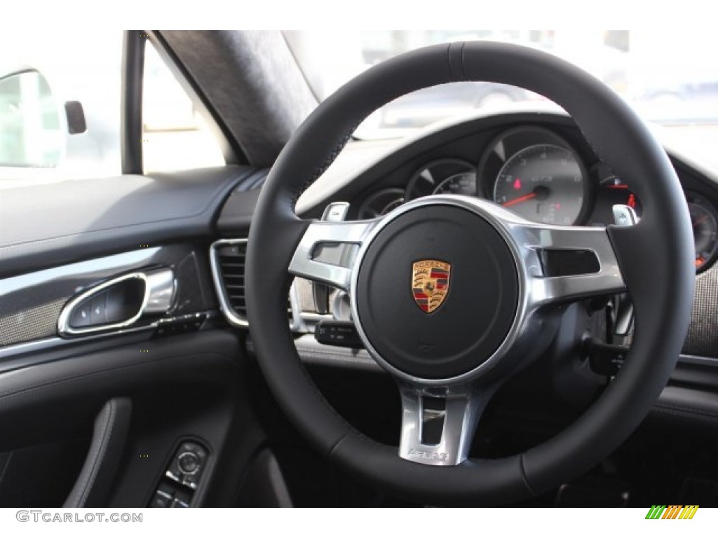 2016 Porsche Panamera GTS Steering Wheel Photos