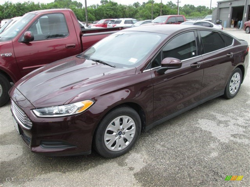2013 Fusion S - Bordeaux Reserve Red Metallic / Earth Gray photo #5