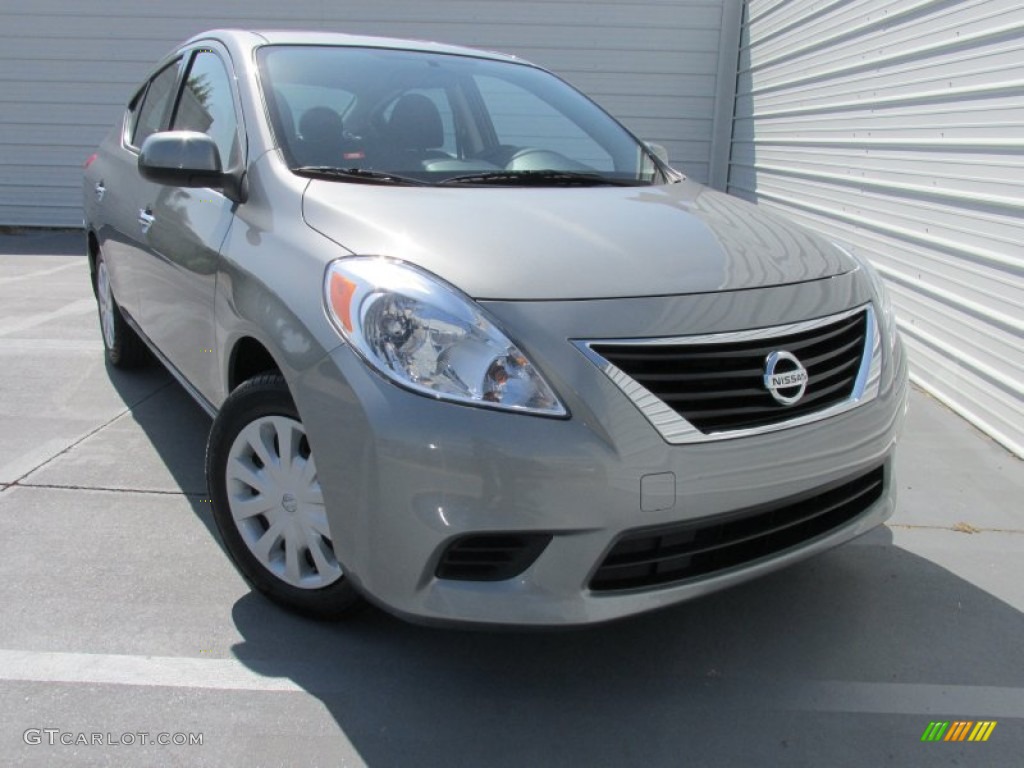 2014 Versa 1.6 S Sedan - Magnetic Gray / Charcoal photo #2