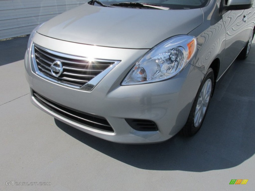 2014 Versa 1.6 S Sedan - Magnetic Gray / Charcoal photo #7