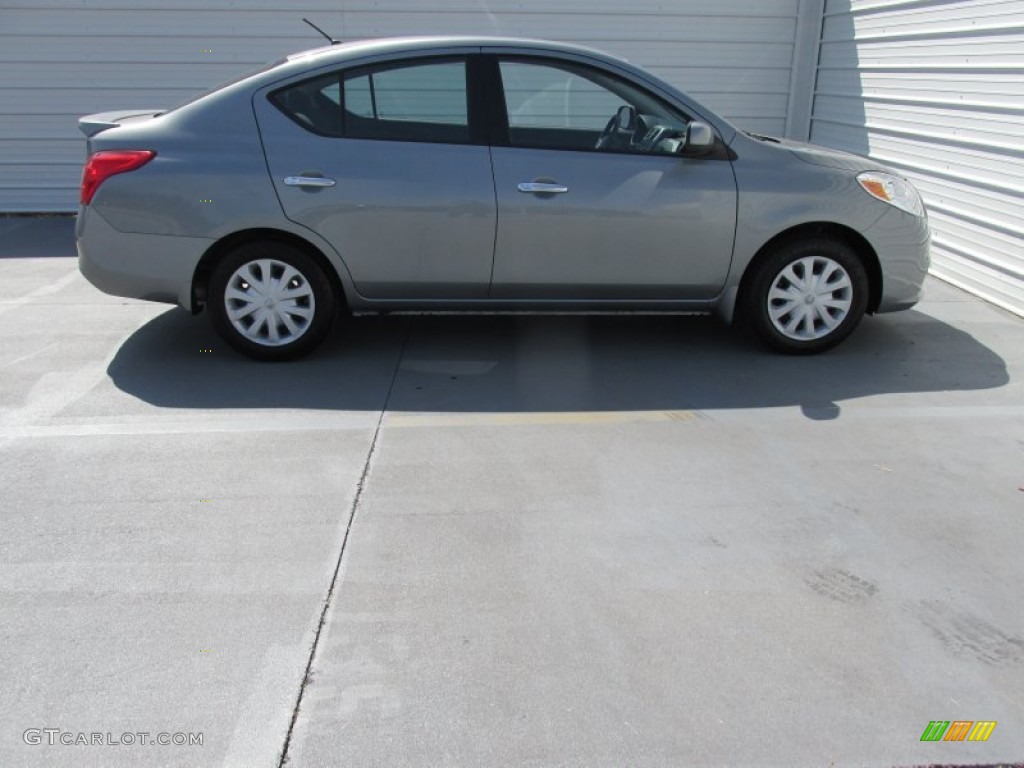 2014 Versa 1.6 S Sedan - Magnetic Gray / Charcoal photo #8