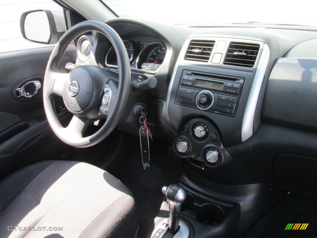 2014 Versa 1.6 S Sedan - Magnetic Gray / Charcoal photo #24