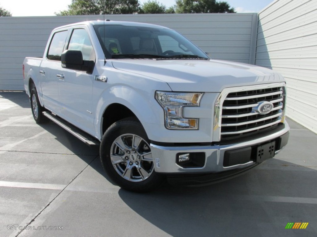2015 F150 XLT SuperCrew - Oxford White / Medium Earth Gray photo #1