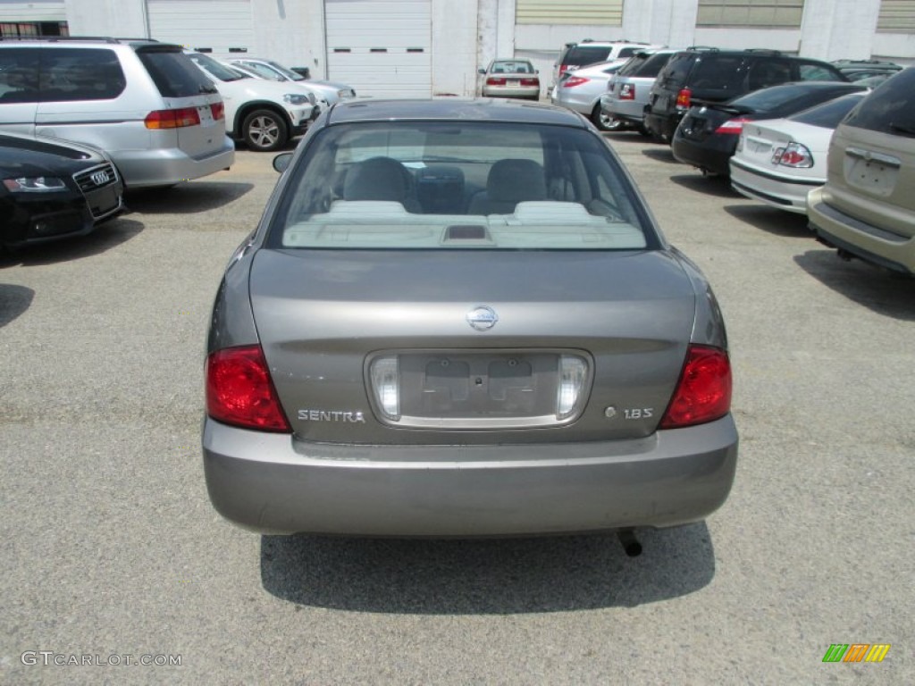 2004 Sentra 1.8 S - Radium Gray / Sage photo #9