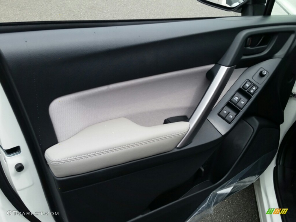 2016 Subaru Forester 2.5i Premium Gray Door Panel Photo #105956046