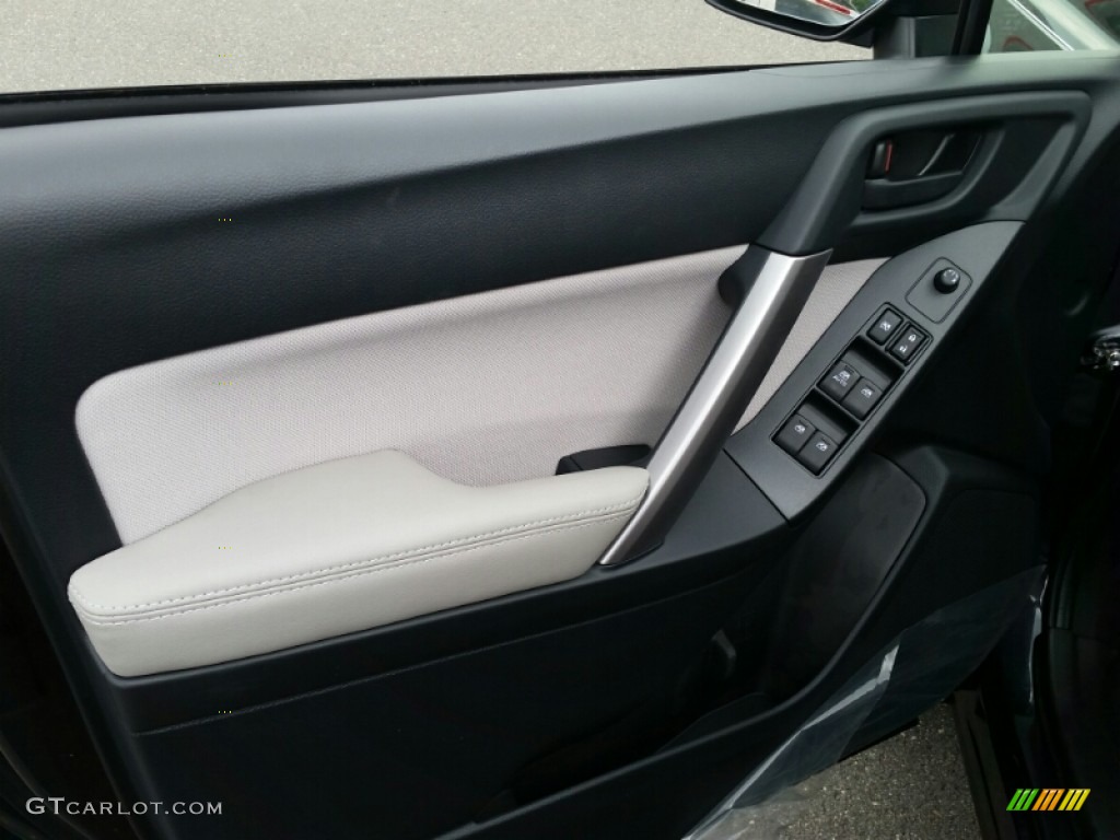 2016 Subaru Forester 2.5i Premium Gray Door Panel Photo #105957621