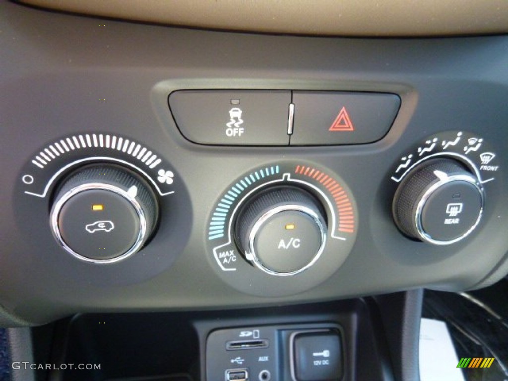 2016 Jeep Cherokee Sport Controls Photos