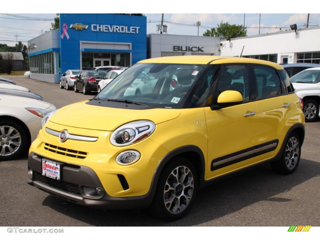 Giallo (Yellow) Fiat 500L