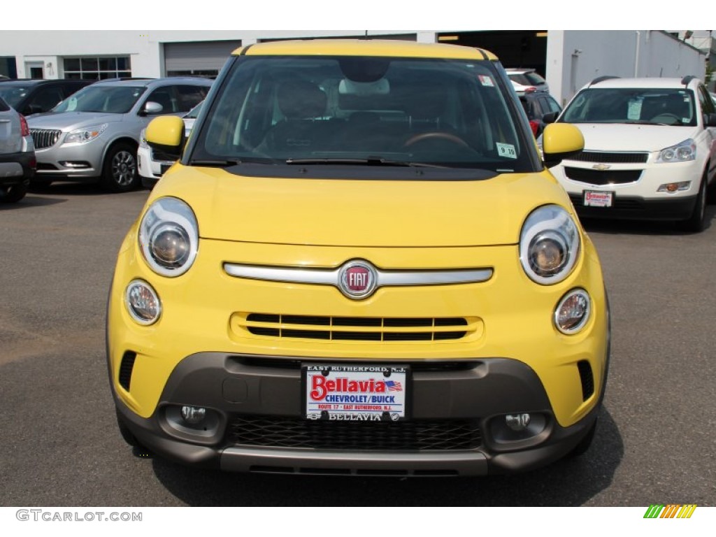2014 500L Trekking - Giallo (Yellow) / Black/Marrone (Black/Brown) photo #2
