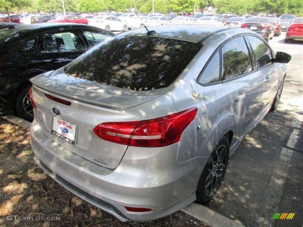 2015 Focus SE Sedan - Ingot Silver Metallic / Charcoal Black photo #6