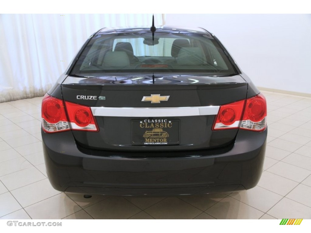 2013 Cruze ECO - Black Granite Metallic / Medium Titanium photo #14