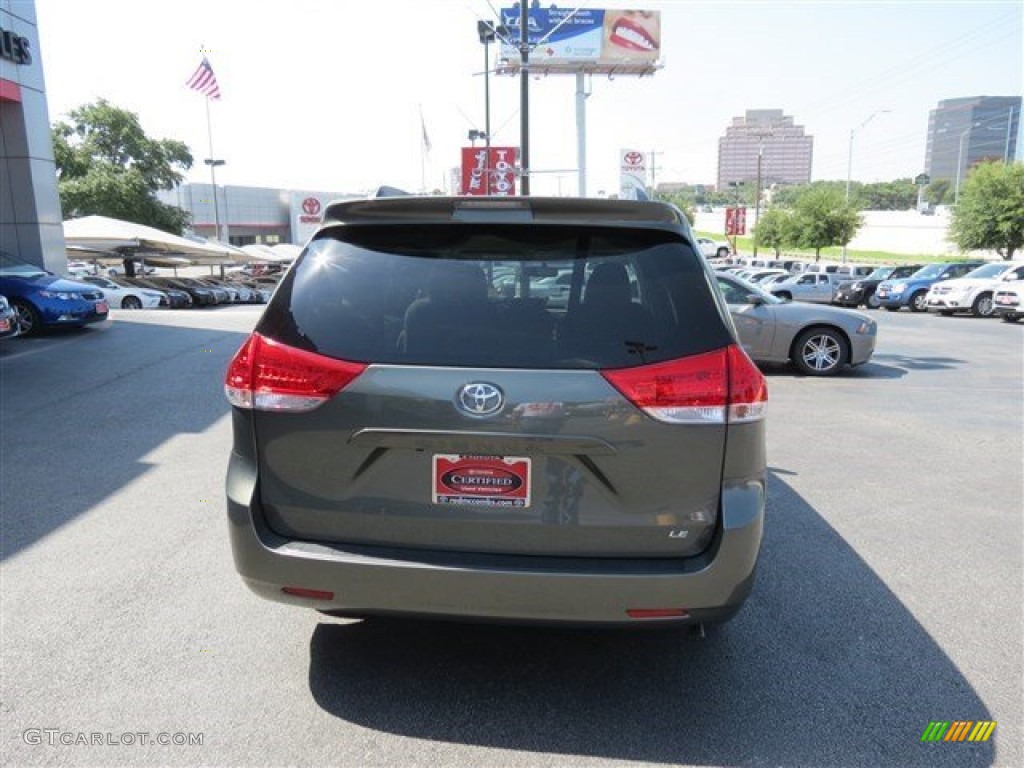 2014 Sienna LE - Cypress Green Pearl / Light Gray photo #7