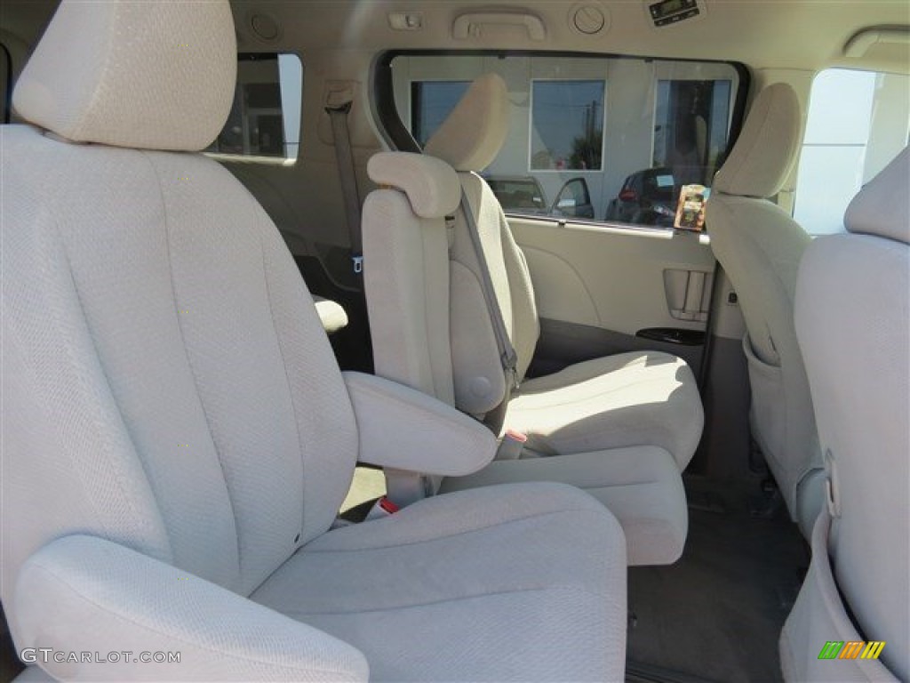 2014 Sienna LE - Cypress Green Pearl / Light Gray photo #19