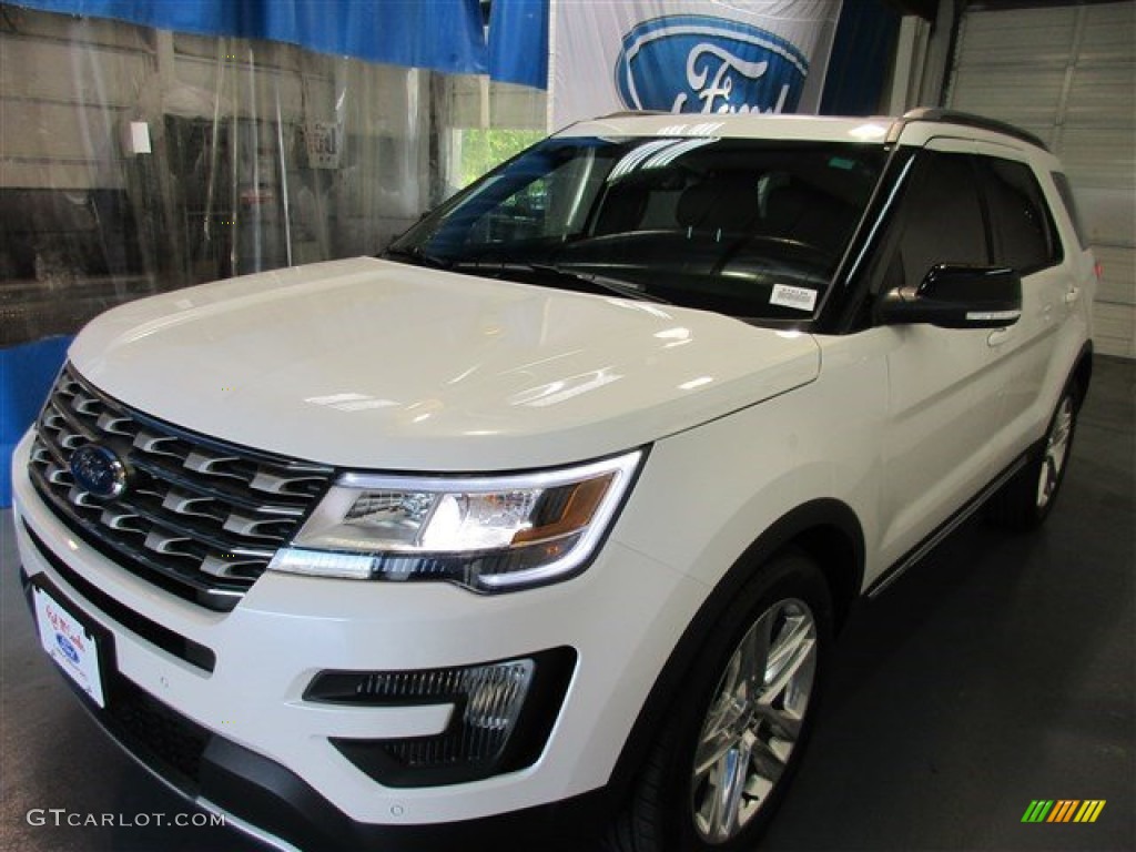 2016 Explorer XLT - White Platinum Metallic Tri-Coat / Ebony Black photo #3