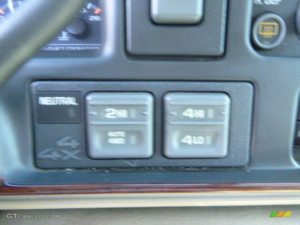 2000 Escalade 4WD - Aspen White / Neutral Shale photo #18