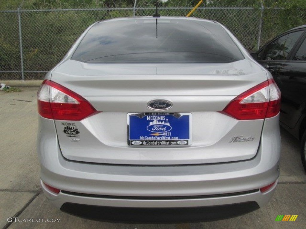 2015 Fiesta SE Sedan - Ingot Silver Metallic / Charcoal Black photo #12