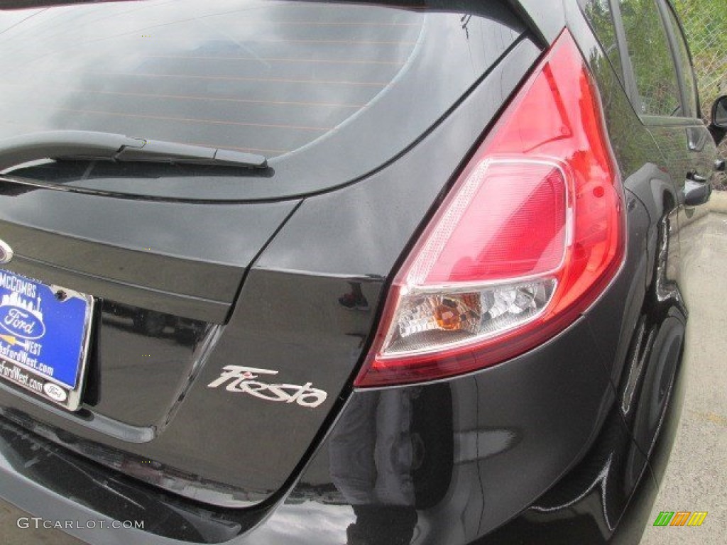 2015 Fiesta SE Hatchback - Tuxedo Black Metallic / Charcoal Black photo #11