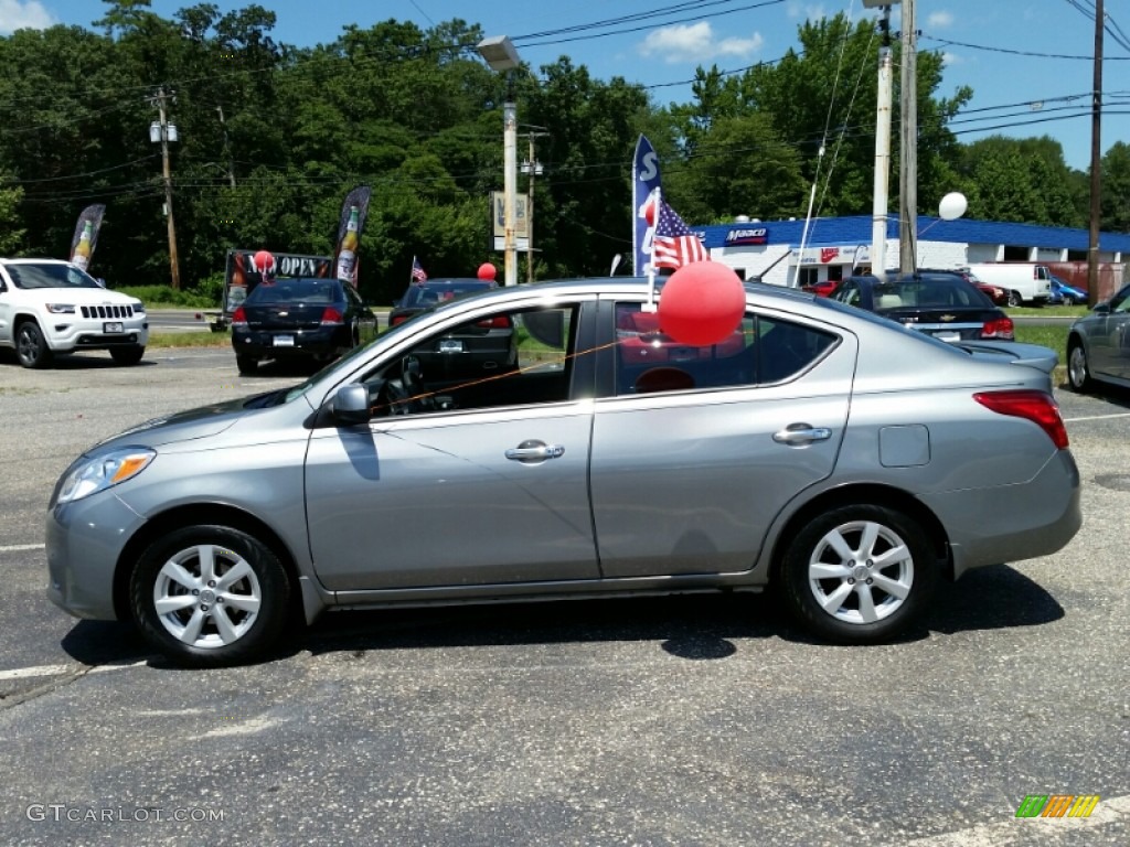 2013 Versa 1.6 SL Sedan - Magnetic Gray / Charcoal photo #12