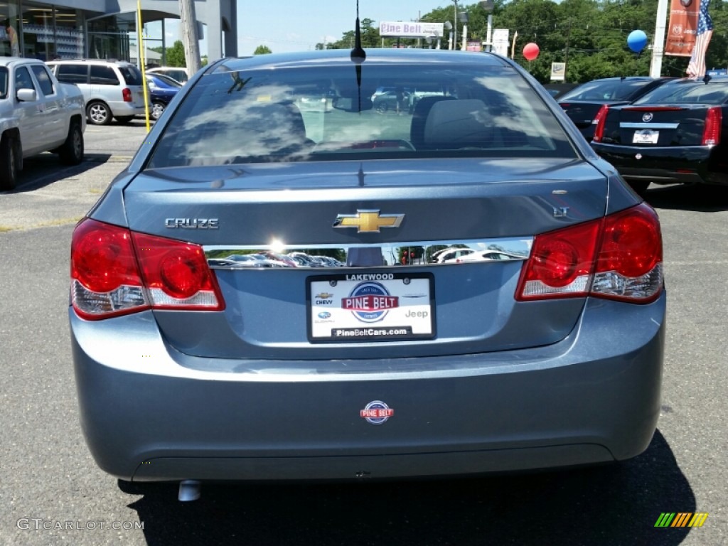 2012 Cruze LS - Blue Granite Metallic / Jet Black/Medium Titanium photo #8