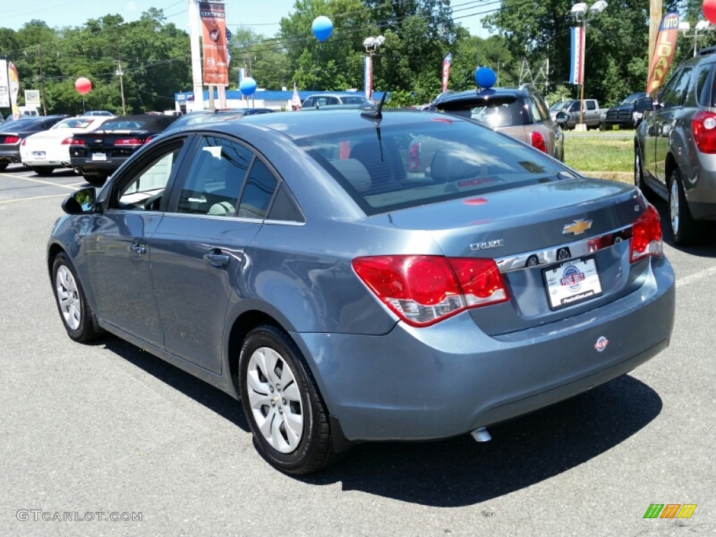 2012 Cruze LS - Blue Granite Metallic / Jet Black/Medium Titanium photo #9