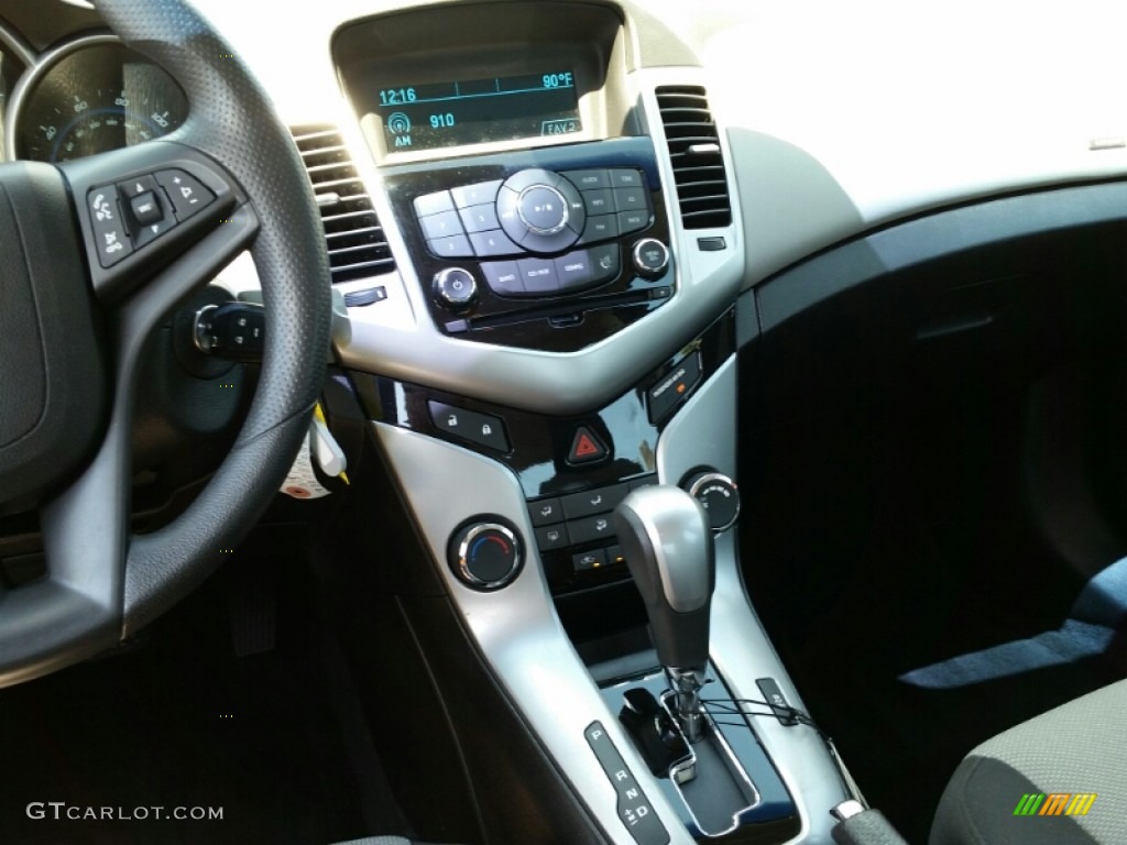 2012 Cruze LS - Blue Granite Metallic / Jet Black/Medium Titanium photo #14
