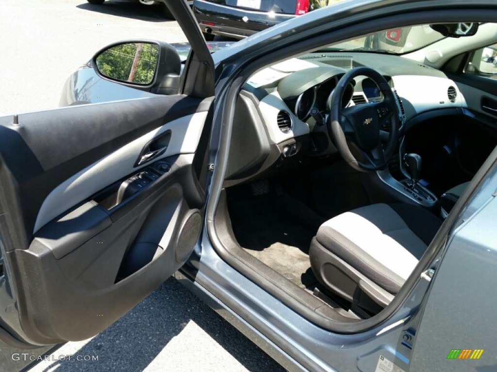 2012 Cruze LS - Blue Granite Metallic / Jet Black/Medium Titanium photo #16