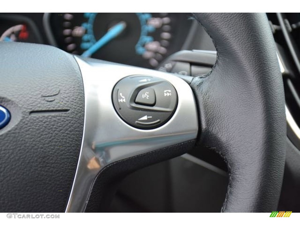 2016 Ford Escape Titanium Controls Photo #106011215