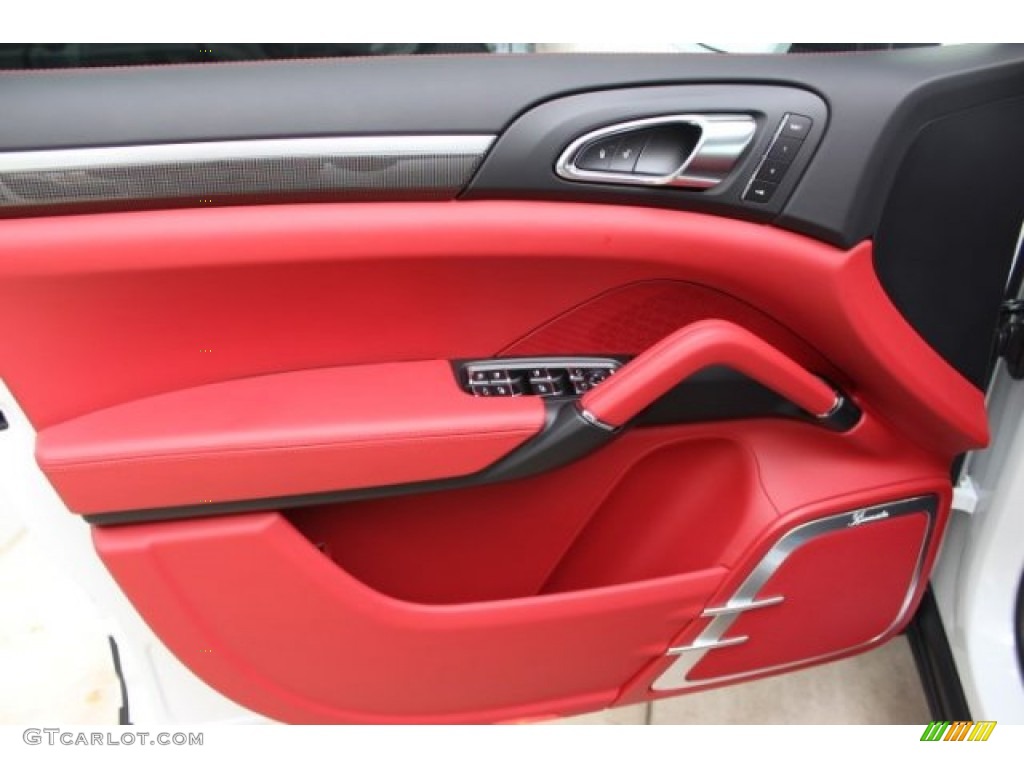 2016 Porsche Cayenne Turbo S Black/Garnet Red Door Panel Photo #106014107