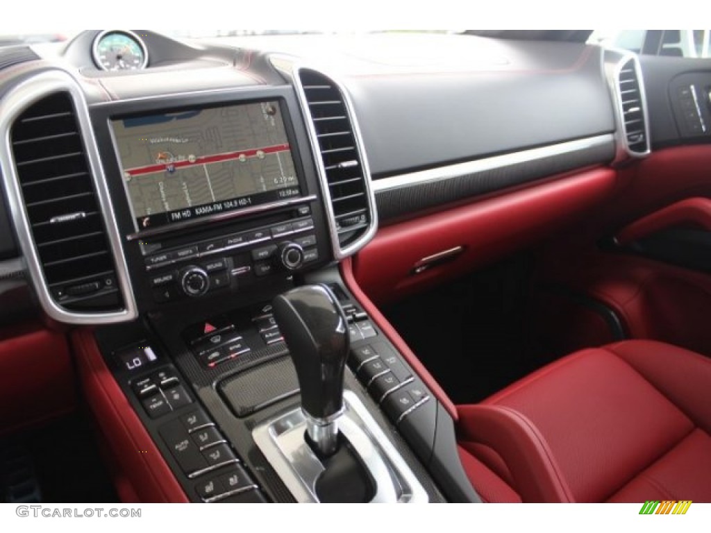 2016 Porsche Cayenne Turbo S Controls Photo #106014179