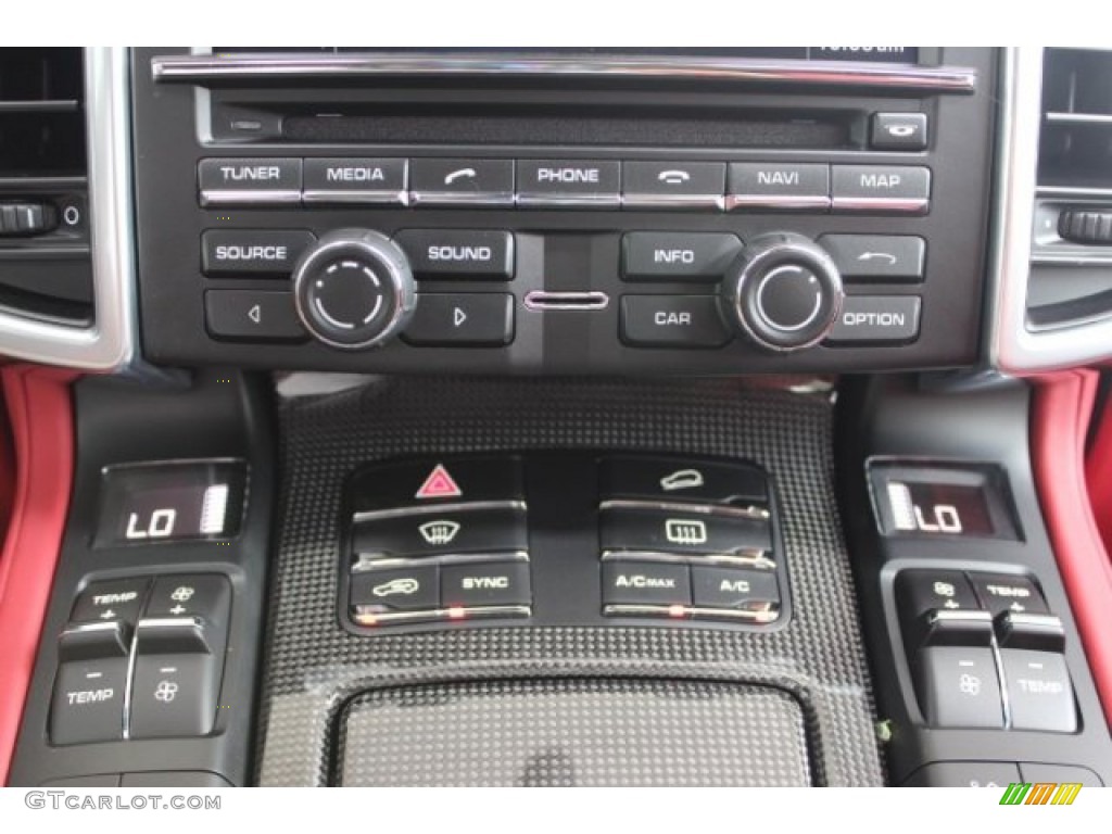 2016 Porsche Cayenne Turbo S Controls Photo #106014197