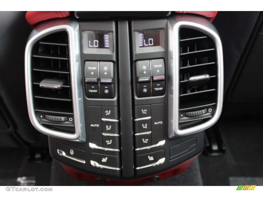 2016 Porsche Cayenne Turbo S Controls Photo #106014545